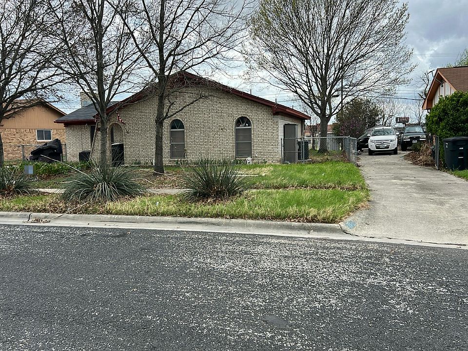 1st image of 2202 Doris Dr
