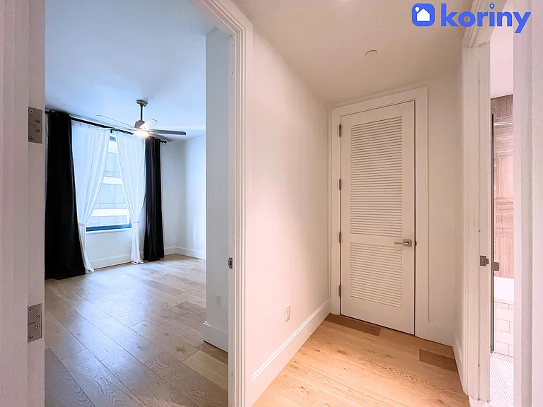 22-18 Jackson Ave #306 — Photo 8