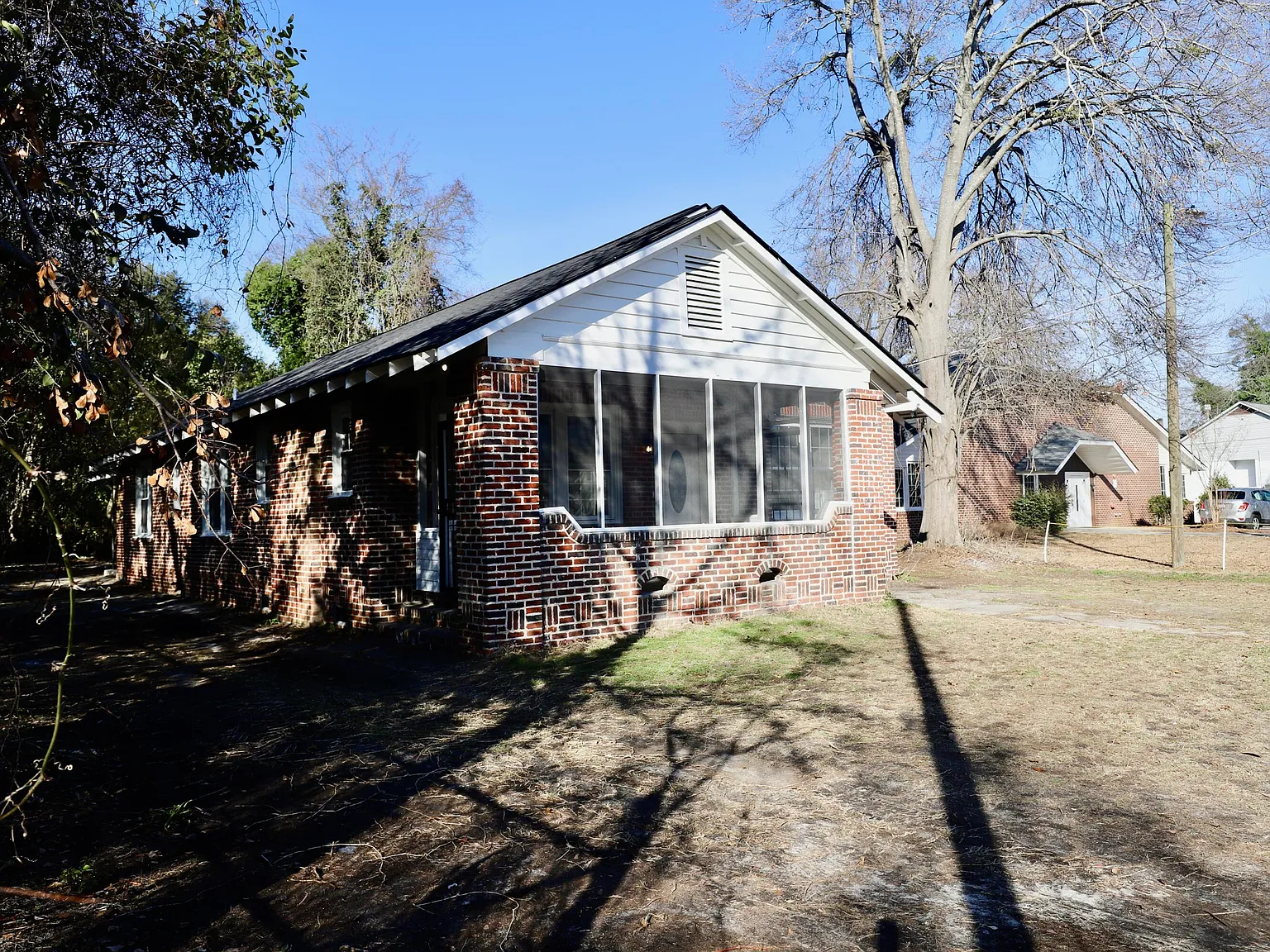 3 bed, 2.0 bath, 2119 sqft, $1,700 — Photo 2