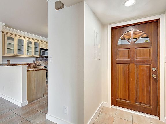 4th image of 2810 NE 30th Street #E