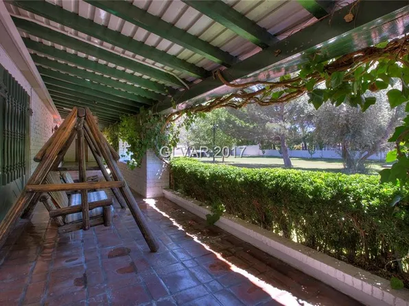 1200 Rancho Cir, Las Vegas, NV 89107