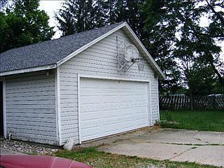 3rd image of 307 N Clark St
