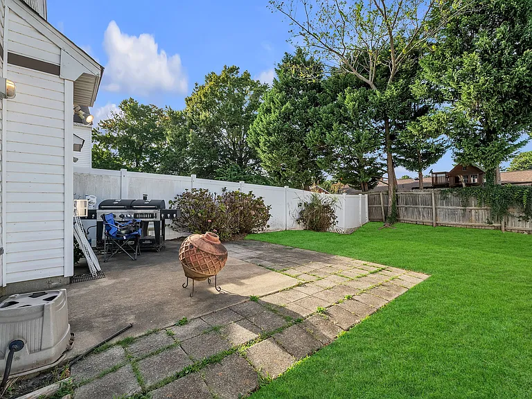 8131 Redmon Rd #B — Photo 32