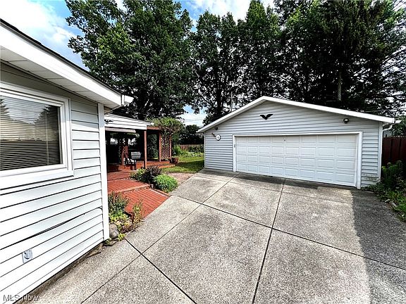 4th image of 13919 Kathleen Dr