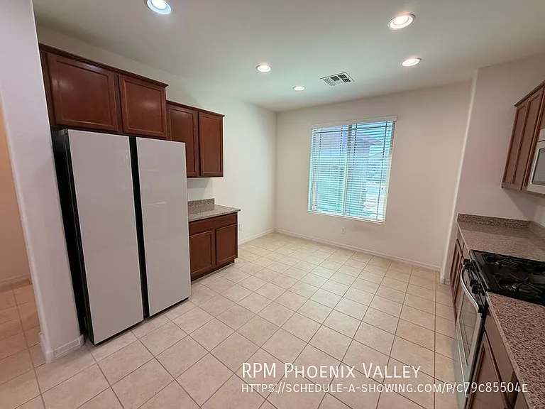 25549 N 104th Dr — Photo 15