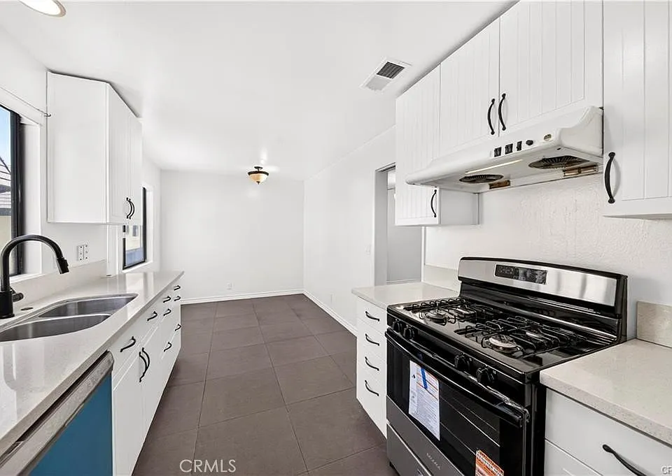 2615 Curtis Ave #B