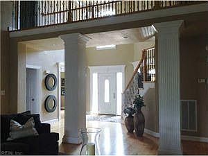 1st image of 924 Grover Ct