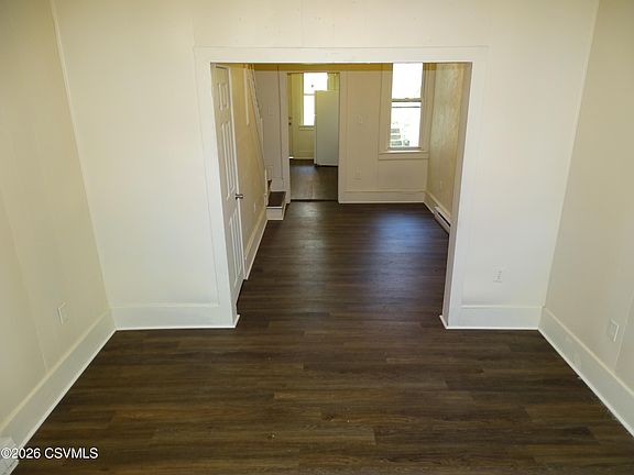 4th image of 305 W 2nd St