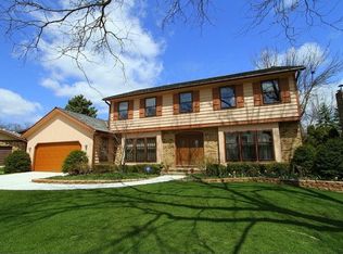 1142 Furlong Dr, Libertyville, IL