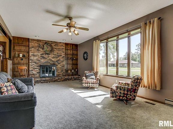 4th image of 315 Melody Ln