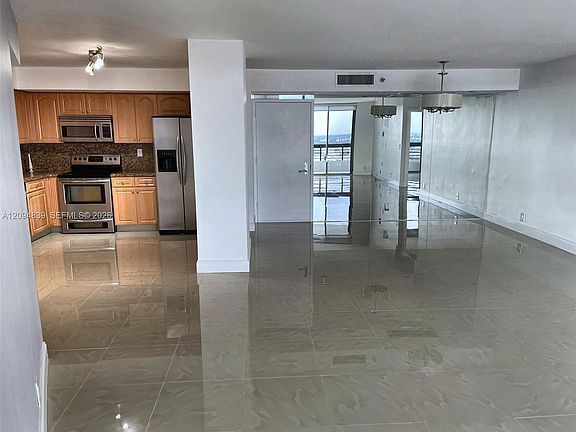 5th image of 3500 Mystic Pointe Dr APT 3002