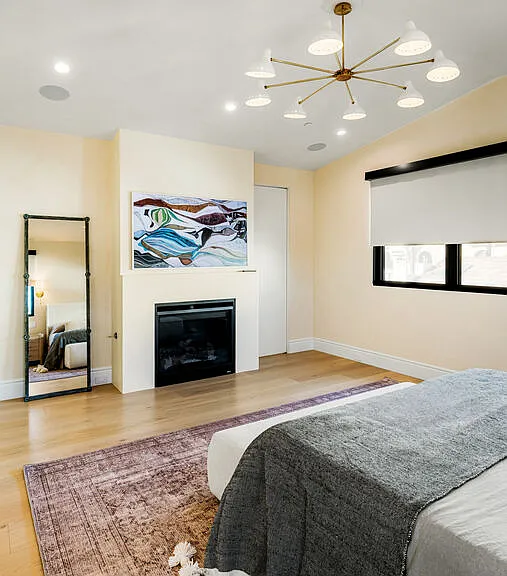 1008 S Bundy Dr — Photo 33