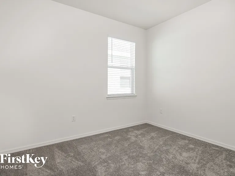 1156 Spokane Point — Photo 12