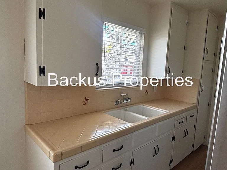 W. Alisal St 225 — Photo 8