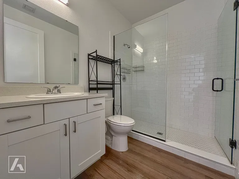 Modern Luxury Living at San Leon: Premier Apartments in Downtown Sanford — Photo 9