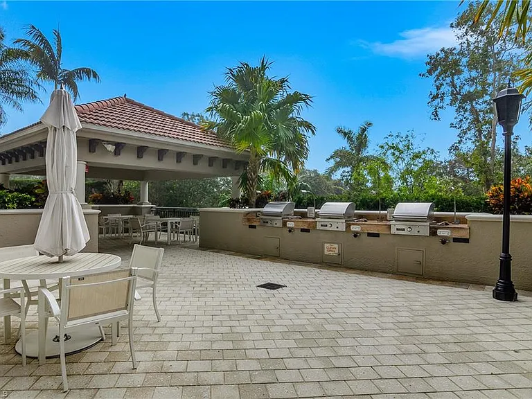 7225 Pelican Bay Blvd #204 — Photo 32