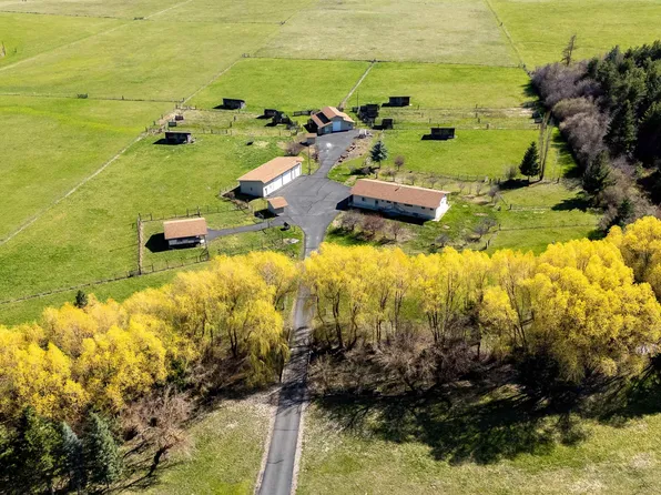 27816 N Elk Chattaroy Rd, Chattaroy, WA 99003