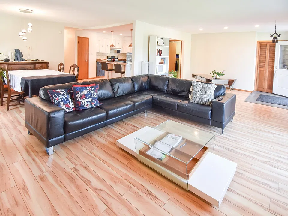 123 Meredith Bay