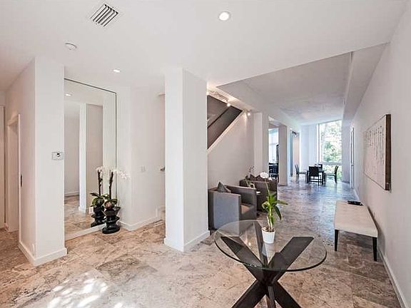 4th image of 2228 Park Ave