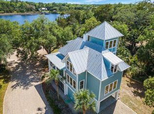 1401 Magnolia Dr SE, Steinhatchee, FL 32359