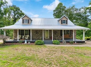 7746 Moores Ridge Rd SE, Uhrichsville, OH