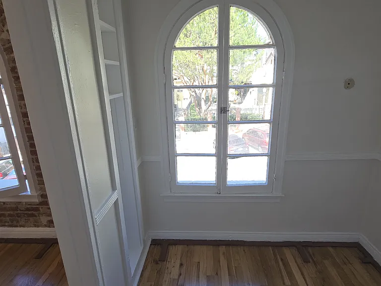 DE MILLE MANOR — Photo 26