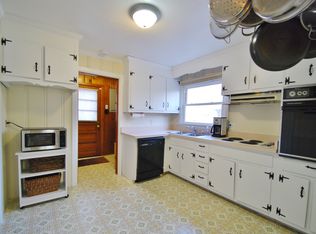 10300 Huntersdell Ln, North Chesterfield, VA 23235