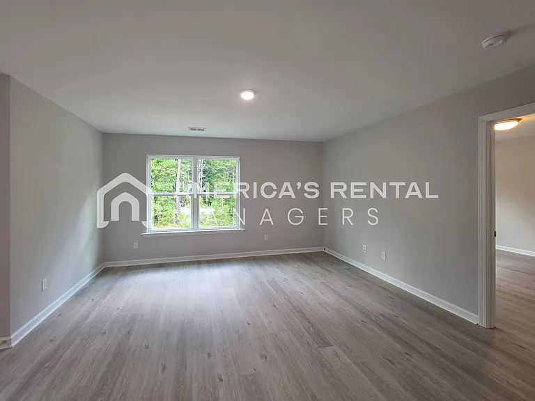10303 Squires Way — Photo 33