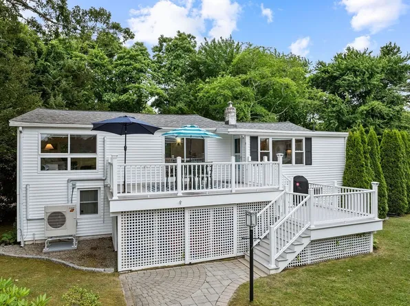 3 McKinley St, Wareham, MA 02571