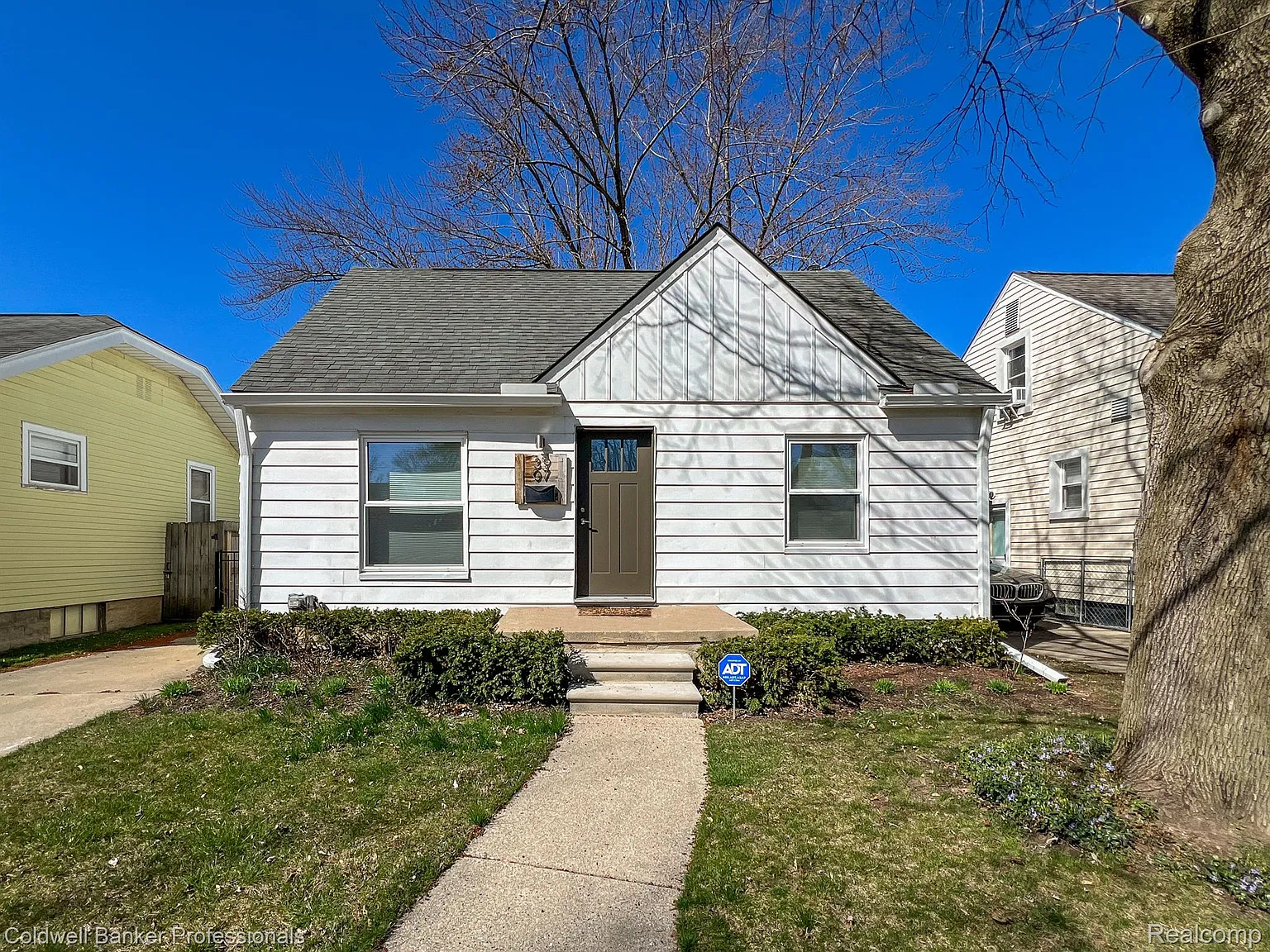 3907 Phillips Ave photo 1