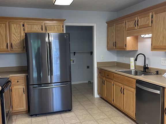 3rd image of 3285 S Senseney Cir