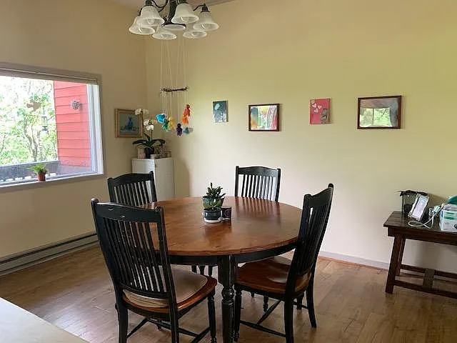 3 bed, 1.5 bath, 1392 sqft, $2,100 — Photo 4