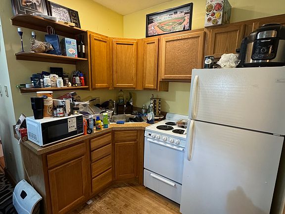 4th image of 658 School St #3