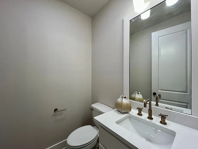 7123 Alexander Dr — Photo 19