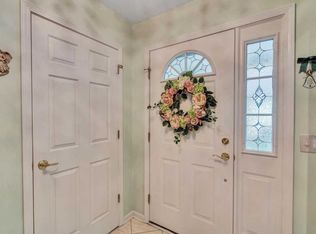 2 Pine Hollow Ln, Lakewood, NJ 08701