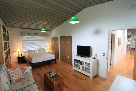 635 Sand Point Rd — Photo 15