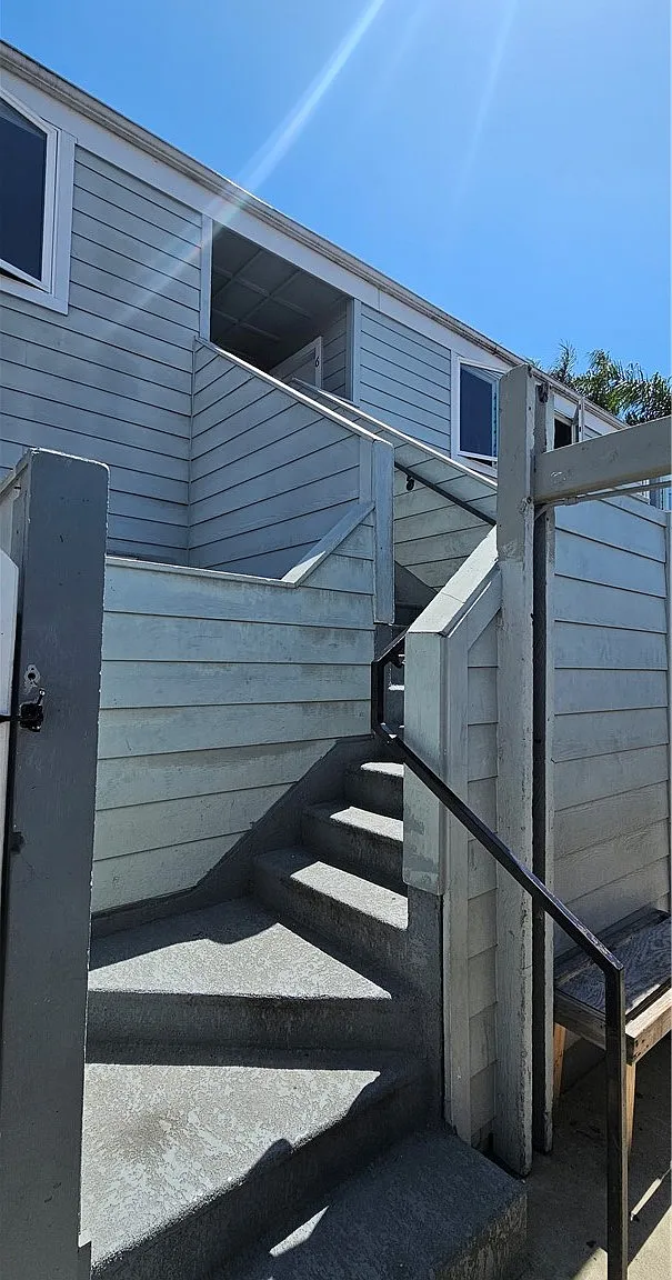 1 bed, 650 sqft, $2,400 — Photo 2