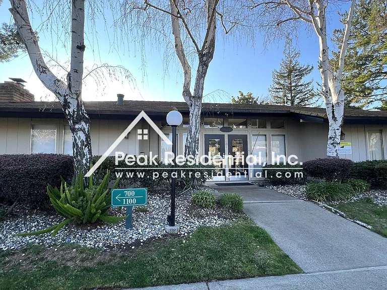 504 Roundtree Ct — Photo 21