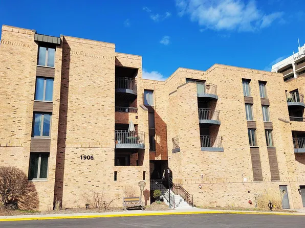 1906 East Shorewood BOULEVARD #249, Shorewood, WI 53211