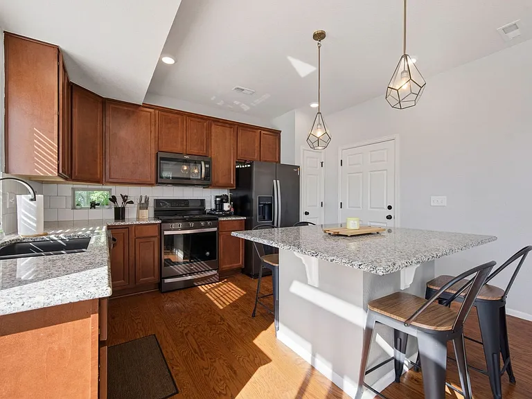 3769 Summerwood Way — Photo 9