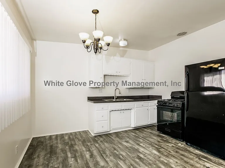 526 W. Chestnut St. — Photo 6