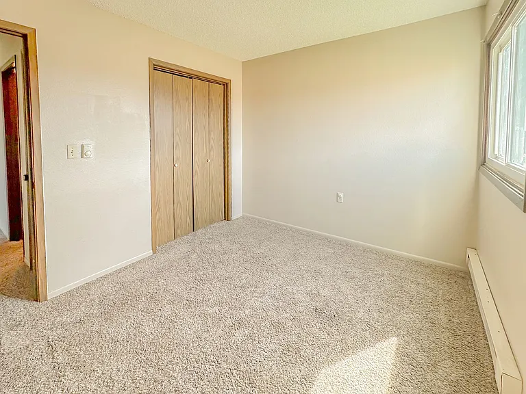 408 E Dawn St — Photo 5