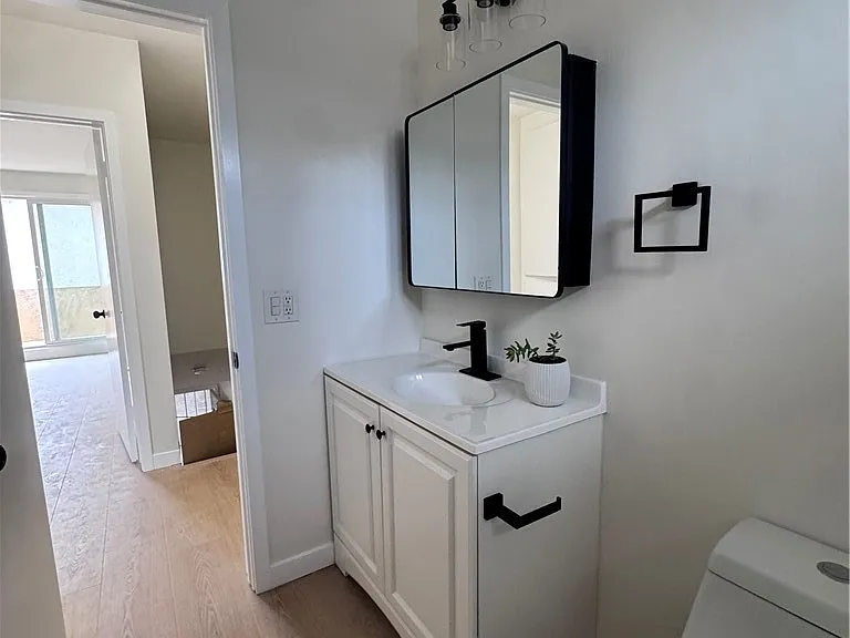 2615 Curtis Ave #B — Photo 35
