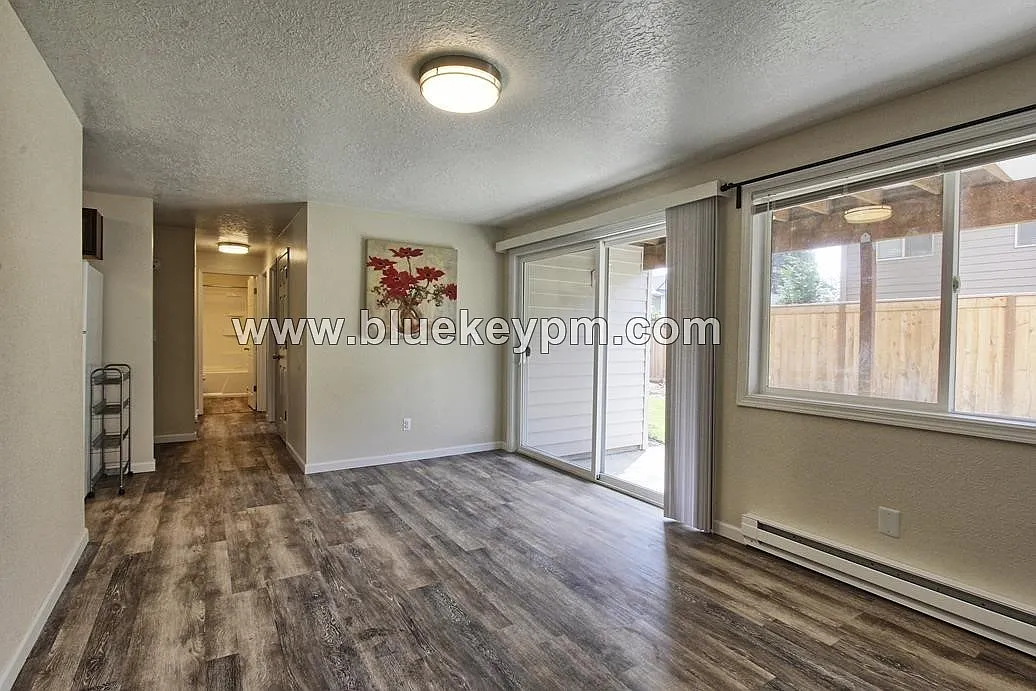 WHOF4119 — Photo 1