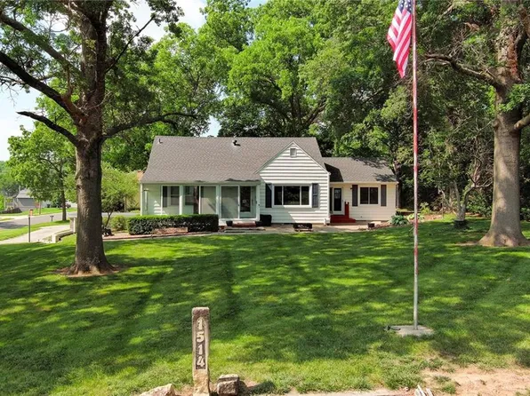 1514 Vilas St, Leavenworth, KS 66048