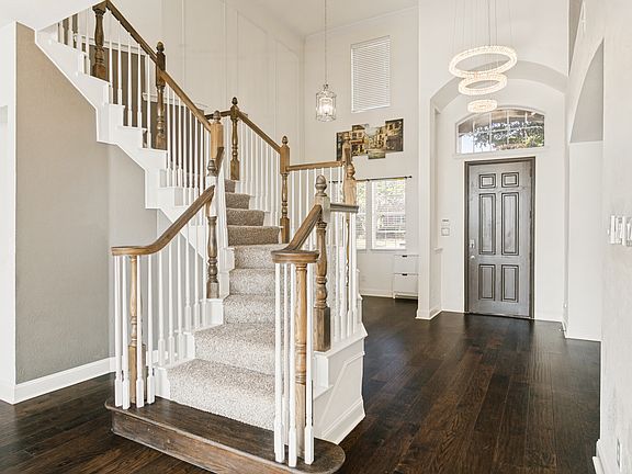 3rd image of 9028 Bottlebrush Ln
