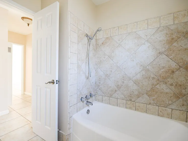 219 W Avenida Palizada — Photo 15