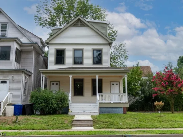 21 Dodd St, East Orange City, NJ 07017