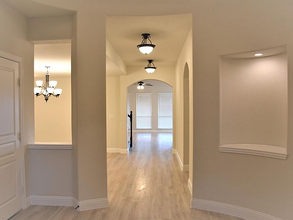 3rd image of 2007 Clearcreek Way