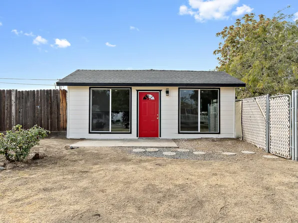 137 S Chess Terrace St, Porterville, CA 93257